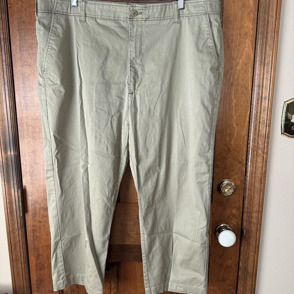 Lee X-Treme Comfort Khaki Pants  44 x 25